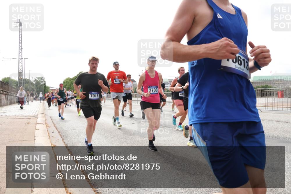 29.06.2025 - hella hamburg halbmarathon Lena Gebhardt http://msf.ph/oto/8281975 29.06.2025 10:20:36 Lombardsbrücke 7018, 4422, 3733, 41, 3613, 1011, 1046, 1069, 1471, 1474, 2053, 2101, 2325, 2478, 2834, 2923, 2945, 3247, 3434, 3733, 3781, 3842, 4154, 4166, 4288, 4422, 4585, 4614, 4739, 4754, 4869, 5181, 5556, 5625, 5659, 5811, 5812, 5831, 5937, 6608, 6951, 7018, 7101, 7131, 7739, 7744, 8025, 8113, 8462, 8588, 8940, 9136, 9722, 9735, 9873, 9981, 10041, 10050, 10350, 10414, 10595, 10613, 10647, 10754, 11100, 11145, 11603, 11835, 11995, 12844 meine-sportfotos.de