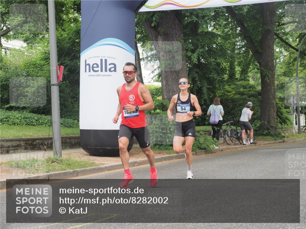 29.06.2025 - hella hamburg halbmarathon KatJ http://msf.ph/oto/8282002 29.06.2025 10:10:53 Zwischen KM18-KM19 54 meine-sportfotos.de