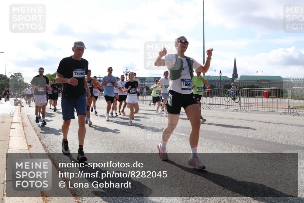 29.06.2025 - hella hamburg halbmarathon Lena Gebhardt http://msf.ph/oto/8282045 29.06.2025 09:58:10 Lombardsbrücke 6754, 12662, 149, 11416, 2417, 16563, 2636, 1034, 1094, 1179, 1190, 1258, 1320, 1321, 1335, 1563, 1815, 1870, 2034, 2070, 2138, 2397, 2417, 2448, 2612, 2636, 2656, 2711, 2946, 3041, 3058, 3091, 3114, 3251, 3859, 4814, 4903, 5032, 5093, 5305, 5672, 5721, 5775, 6164, 6272, 6355, 6356, 6433, 6569, 6580, 6585, 6628, 6754, 6776, 6897, 7065, 7134, 7409, 7478, 7509, 7594, 7646, 7724, 7856, 7896, 7952, 7973, 7976, 8154, 8311, 8508, 8590, 8825, 9012, 9057, 9562, 9656, 10084 meine-sportfotos.de