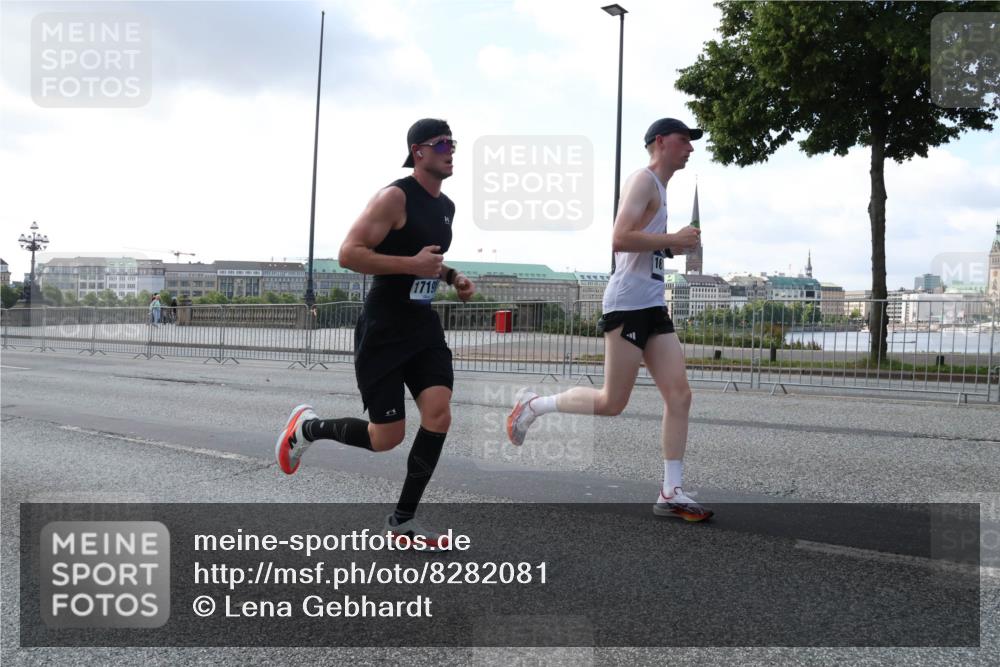 29.06.2025 - hella hamburg halbmarathon Lena Gebhardt http://msf.ph/oto/8282081 29.06.2025 09:45:39 Lombardsbrücke 1719, 57, 1080, 1686, 1707, 1758, 1894, 1990, 2689, 2746, 3043, 4050, 4129, 4679, 4698, 4749, 5070, 5187, 5328, 5550, 5746, 5826, 6358, 6781, 6878, 7272, 7389, 7481, 7651, 7723, 7880, 7965, 8190, 8209, 8883, 9137, 9381, 9571, 9634, 10017, 10171, 10270, 10484, 10876, 11120, 11413, 11857, 12049, 12232, 12234, 12308, 12595, 12691, 12988, 13066, 13167, 13343, 13618, 13686, 13754, 14028, 14167, 14289, 15672, 16157, 16818 meine-sportfotos.de