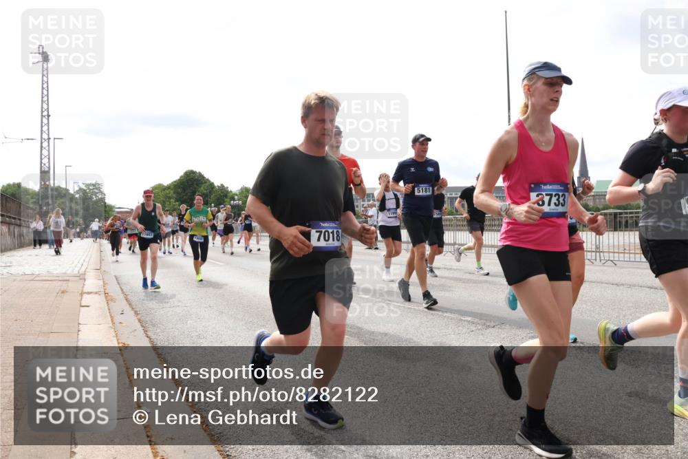 29.06.2025 - hella hamburg halbmarathon Lena Gebhardt http://msf.ph/oto/8282122 29.06.2025 10:20:37 Lombardsbrücke 5181, 11603, 7018, 1199, 581, 3733, 1011, 1046, 1069, 1471, 1474, 2053, 2101, 2325, 2478, 2834, 2923, 2945, 3247, 3434, 3733, 3781, 3842, 4154, 4166, 4288, 4422, 4585, 4614, 4754, 4869, 5181, 5556, 5625, 5659, 5811, 5812, 5831, 5937, 6608, 6951, 7018, 7101, 7131, 7739, 7744, 8025, 8113, 8462, 8588, 8940, 9136, 9722, 9735, 9873, 9981, 10041, 10050, 10350, 10414, 10595, 10613, 10647, 10754, 11100, 11145, 11603, 11835, 11995, 12844 meine-sportfotos.de