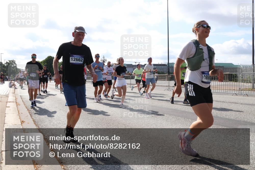 29.06.2025 - hella hamburg halbmarathon Lena Gebhardt http://msf.ph/oto/8282162 29.06.2025 09:58:10 Lombardsbrücke 6754, 12662, 11416, 18514, 26, 1217, 2624, 165, 1034, 1094, 1179, 1190, 1258, 1320, 1321, 1335, 1563, 1815, 1870, 2034, 2070, 2138, 2397, 2417, 2448, 2612, 2636, 2656, 2711, 2946, 3041, 3058, 3091, 3114, 3251, 3859, 4814, 4903, 5032, 5093, 5305, 5672, 5721, 5775, 6164, 6272, 6355, 6356, 6433, 6569, 6580, 6585, 6628, 6754, 6776, 6897, 7065, 7134, 7409, 7478, 7509, 7594, 7646, 7724, 7856, 7896, 7952, 7973, 7976, 8154, 8311, 8508, 8590, 8825, 9012, 9057, 9562, 9656, 10084 meine-sportfotos.de