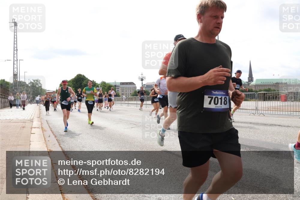 29.06.2025 - hella hamburg halbmarathon Lena Gebhardt http://msf.ph/oto/8282194 29.06.2025 10:20:37 Lombardsbrücke 19093, 7018, 1011, 1046, 1069, 1471, 1474, 2053, 2101, 2325, 2478, 2834, 2923, 2945, 3247, 3434, 3733, 3781, 3842, 4154, 4166, 4288, 4422, 4585, 4614, 4754, 4869, 5181, 5556, 5625, 5659, 5811, 5812, 5831, 5937, 6608, 6951, 7018, 7101, 7131, 7739, 7744, 8025, 8113, 8462, 8588, 8940, 9136, 9722, 9735, 9873, 9981, 10041, 10050, 10350, 10414, 10595, 10613, 10647, 10754, 11100, 11145, 11603, 11835, 11995, 12844 meine-sportfotos.de