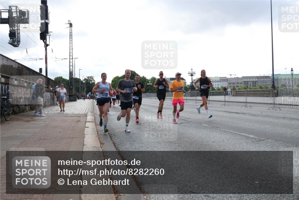 29.06.2025 - hella hamburg halbmarathon Lena Gebhardt http://msf.ph/oto/8282260 29.06.2025 09:45:42 Lombardsbrücke 16724, 6755, 14622, 12232, 086, 796, 57, 1080, 1686, 1707, 1758, 1894, 1990, 2460, 2689, 3043, 4050, 4129, 4679, 4698, 4749, 5070, 5187, 5328, 5550, 5746, 5826, 6358, 6878, 7272, 7389, 7481, 7651, 7723, 7880, 7965, 8062, 8190, 8209, 8883, 9137, 9381, 9571, 9634, 10017, 10171, 10270, 10484, 10876, 11120, 11413, 11857, 12049, 12232, 12234, 12308, 12681, 12691, 12988, 13066, 13167, 13343, 13618, 13686, 13754, 14028, 14167, 14289, 15672, 16157 meine-sportfotos.de