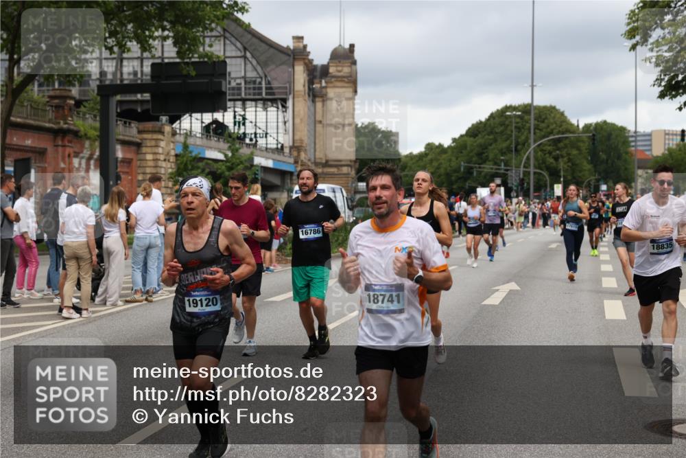 29.06.2025 - hella hamburg halbmarathon Yannick Fuchs http://msf.ph/oto/8282323 29.06.2025 10:49:49 20KM 1130, 1180, 1193, 2982, 3042, 3048, 3058, 3668, 4951, 5287, 5465, 5672, 6569, 6591, 6924, 7594, 7742, 8255, 8311, 8639, 8863, 9361, 9562, 11039, 11309, 11638, 12196, 12515, 13474, 14363, 14365, 14461, 15184, 15484, 15818, 15884, 16176, 16375, 16401, 16434, 16521, 16786, 17259, 17615, 17640, 17642, 17734, 18064, 18125, 18212, 18325, 18340, 18495, 18634, 18741, 18746, 18835, 19120, 19152 meine-sportfotos.de