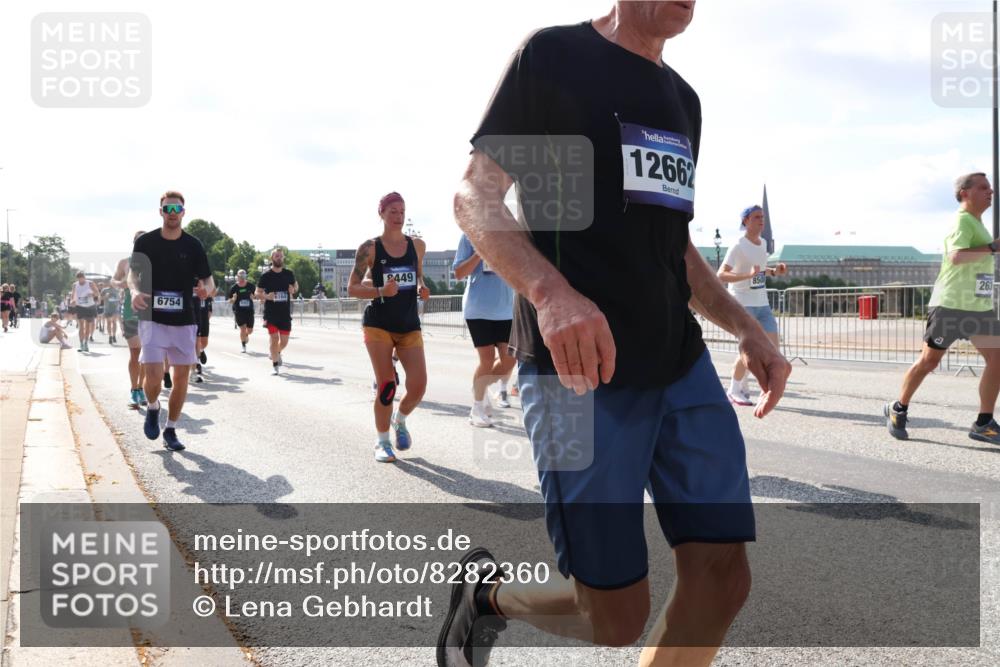 29.06.2025 - hella hamburg halbmarathon Lena Gebhardt http://msf.ph/oto/8282360 29.06.2025 09:58:11 Lombardsbrücke 6754, 2449, 12662, 263, 1034, 1094, 1179, 1190, 1258, 1320, 1321, 1335, 1563, 1815, 1870, 2034, 2070, 2138, 2397, 2417, 2448, 2612, 2636, 2656, 2711, 2946, 3041, 3058, 3091, 3114, 3251, 3859, 4814, 4903, 5032, 5093, 5305, 5672, 5721, 5775, 6164, 6272, 6355, 6356, 6433, 6569, 6580, 6585, 6628, 6754, 6776, 6897, 7065, 7134, 7409, 7478, 7509, 7646, 7724, 7856, 7896, 7952, 7973, 7976, 8154, 8311, 8508, 8590, 8825, 9012, 9057, 9562, 9656, 10084 meine-sportfotos.de