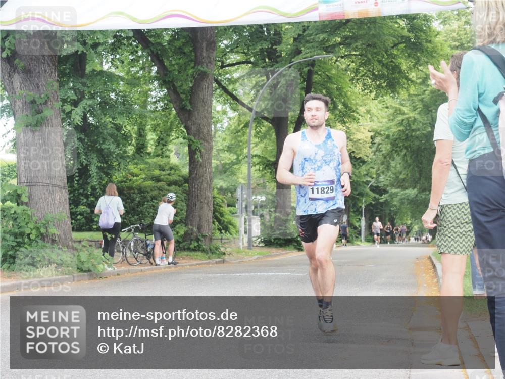 29.06.2025 - hella hamburg halbmarathon KatJ http://msf.ph/oto/8282368 29.06.2025 10:10:59 Zwischen KM18-KM19 54 meine-sportfotos.de
