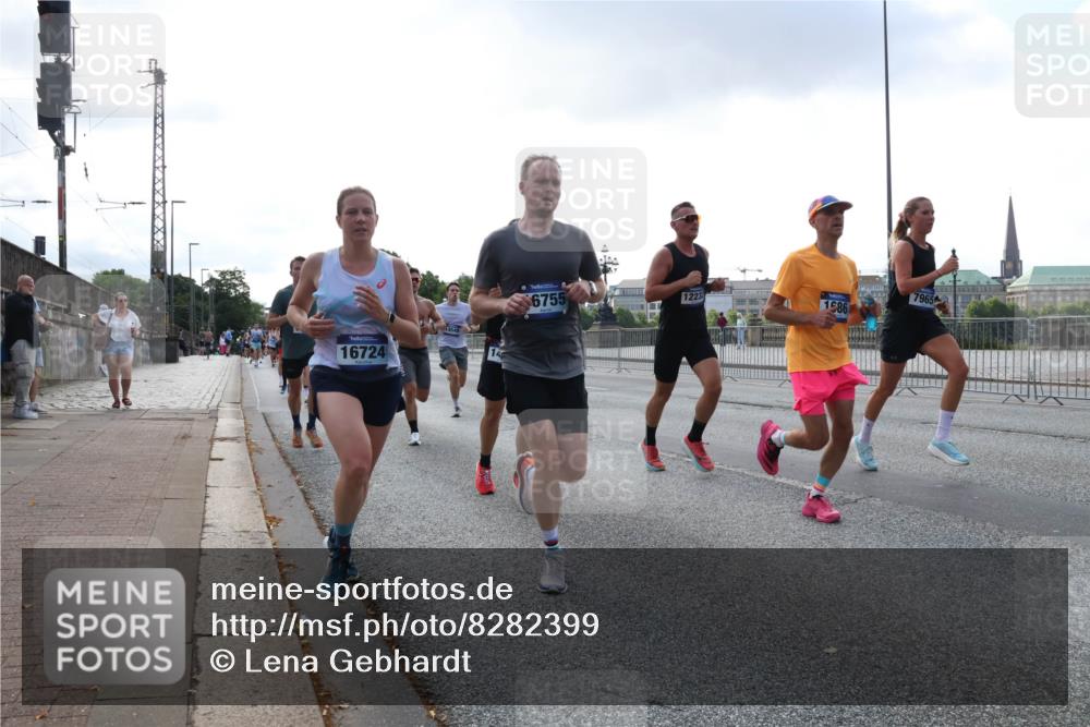29.06.2025 - hella hamburg halbmarathon Lena Gebhardt http://msf.ph/oto/8282399 29.06.2025 09:45:42 Lombardsbrücke 16724, 6755, 1223, 1986, 7965, 57, 1080, 1686, 1707, 1758, 1894, 1990, 2460, 2689, 3043, 4050, 4129, 4679, 4698, 4749, 5070, 5187, 5328, 5550, 5746, 5826, 6358, 6878, 7272, 7389, 7481, 7651, 7723, 7880, 7965, 8062, 8190, 8209, 8883, 9137, 9381, 9571, 9634, 10017, 10171, 10270, 10484, 10876, 11120, 11413, 11857, 12049, 12232, 12234, 12308, 12681, 12691, 12988, 13066, 13167, 13343, 13618, 13686, 13754, 14028, 14167, 14289, 15672, 16157 meine-sportfotos.de