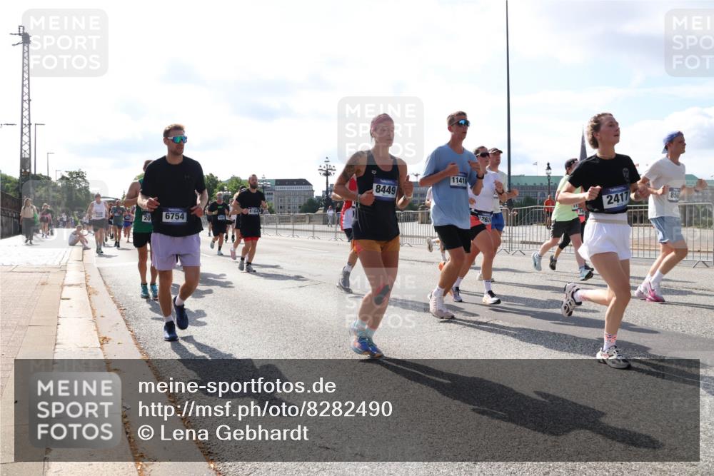 29.06.2025 - hella hamburg halbmarathon Lena Gebhardt http://msf.ph/oto/8282490 29.06.2025 09:58:11 Lombardsbrücke 20, 6164, 6754, 8449, 11416, 2624, 112, 2417, 850, 1034, 1094, 1179, 1190, 1258, 1320, 1321, 1335, 1563, 1815, 1870, 2034, 2070, 2138, 2397, 2417, 2448, 2612, 2636, 2656, 2711, 2946, 3041, 3058, 3091, 3114, 3251, 3859, 4814, 4903, 5032, 5093, 5305, 5672, 5721, 5775, 6164, 6272, 6355, 6356, 6433, 6569, 6580, 6585, 6628, 6754, 6776, 6897, 7065, 7134, 7409, 7478, 7509, 7646, 7724, 7856, 7896, 7952, 7973, 7976, 8154, 8311, 8508, 8590, 8825, 9012, 9057, 9562, 9656, 10084 meine-sportfotos.de