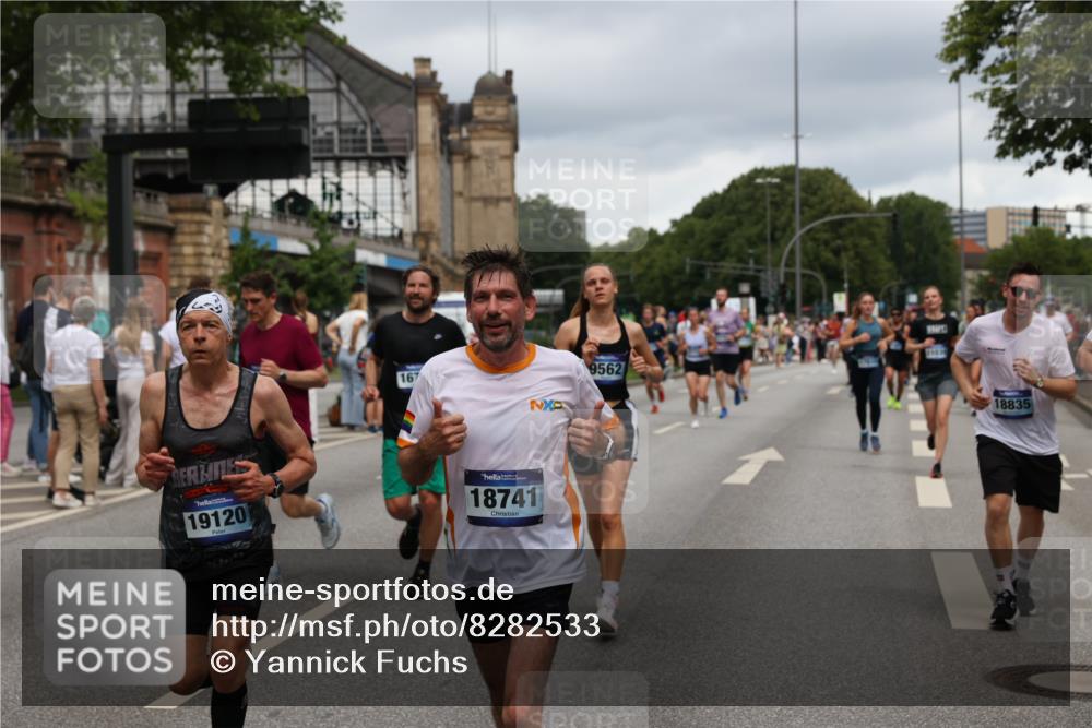 29.06.2025 - hella hamburg halbmarathon Yannick Fuchs http://msf.ph/oto/8282533 29.06.2025 10:49:49 20KM 1130, 1180, 1193, 2982, 3042, 3048, 3058, 3668, 4951, 5287, 5465, 5672, 6569, 6591, 6924, 7594, 7742, 8255, 8311, 8639, 8863, 9361, 9562, 11039, 11309, 11638, 12196, 12515, 13474, 14363, 14365, 14461, 15184, 15484, 15818, 15884, 16176, 16375, 16401, 16434, 16521, 16786, 17259, 17615, 17640, 17642, 17734, 18064, 18125, 18212, 18325, 18340, 18495, 18634, 18741, 18746, 18835, 19120, 19152 meine-sportfotos.de