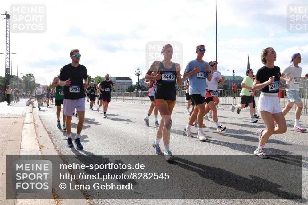 29.06.2025 - hella hamburg halbmarathon Lena Gebhardt http://msf.ph/oto/8282545 29.06.2025 09:58:11 Lombardsbrücke 207, 6754, 6164, 8449, 11416, 12624, 2417, 850, 1034, 1094, 1179, 1190, 1258, 1320, 1321, 1335, 1563, 1815, 1870, 2034, 2070, 2138, 2397, 2417, 2448, 2612, 2636, 2656, 2711, 2946, 3041, 3058, 3091, 3114, 3251, 3859, 4814, 4903, 5032, 5093, 5305, 5672, 5721, 5775, 6164, 6272, 6355, 6356, 6433, 6569, 6580, 6585, 6628, 6754, 6776, 6897, 7065, 7134, 7409, 7478, 7509, 7646, 7724, 7856, 7896, 7952, 7973, 7976, 8154, 8311, 8508, 8590, 8825, 9012, 9057, 9562, 9656, 10084 meine-sportfotos.de