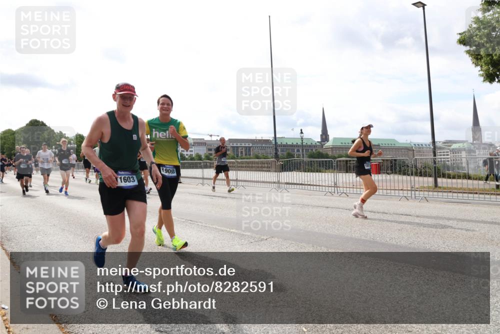 29.06.2025 - hella hamburg halbmarathon Lena Gebhardt http://msf.ph/oto/8282591 29.06.2025 10:20:39 Lombardsbrücke 1798, 18007, 19093, 1603, 1011, 1046, 1069, 1471, 1474, 2053, 2101, 2325, 2478, 2834, 2923, 2945, 3247, 3434, 3733, 3781, 3842, 4154, 4166, 4288, 4350, 4422, 4585, 4614, 4754, 4869, 5041, 5181, 5556, 5625, 5811, 5812, 5831, 5937, 6608, 6951, 7018, 7101, 7131, 7739, 7744, 8025, 8113, 8462, 8588, 8940, 9005, 9011, 9136, 9236, 9722, 9735, 9873, 9981, 10041, 10050, 10350, 10414, 10595, 10613, 10647, 10754, 11100, 11145, 11603, 11835, 11995, 12844 meine-sportfotos.de