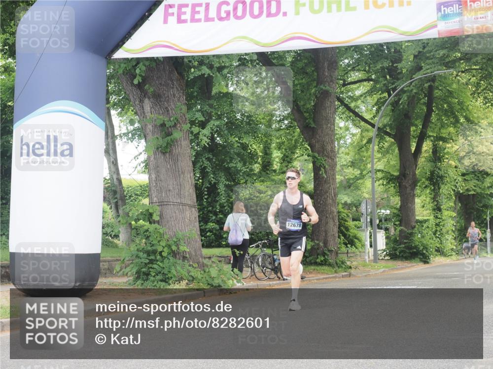 29.06.2025 - hella hamburg halbmarathon KatJ http://msf.ph/oto/8282601 29.06.2025 10:11:03 Zwischen KM18-KM19  meine-sportfotos.de