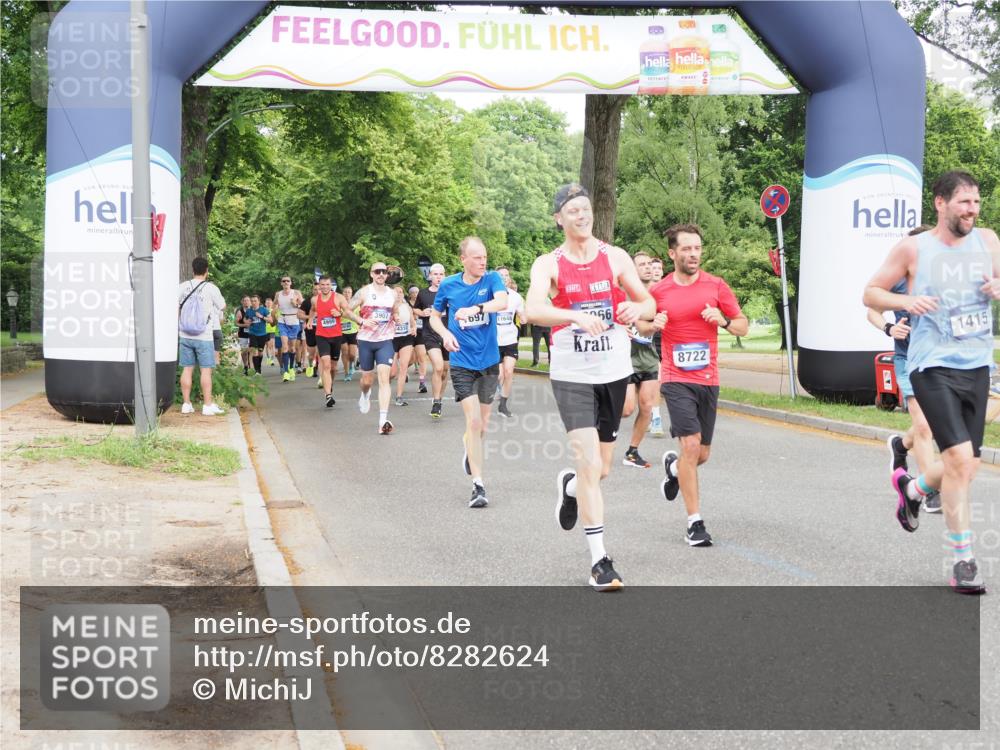 29.06.2025 - hella hamburg halbmarathon MichiJ http://msf.ph/oto/8282624 29.06.2025 10:32:18 Zwischen KM18-KM19 1415, 1558, 3146, 3907, 4991, 5692, 7093, 7508, 8063, 8145, 8900, 11848, 12966, 13348 meine-sportfotos.de