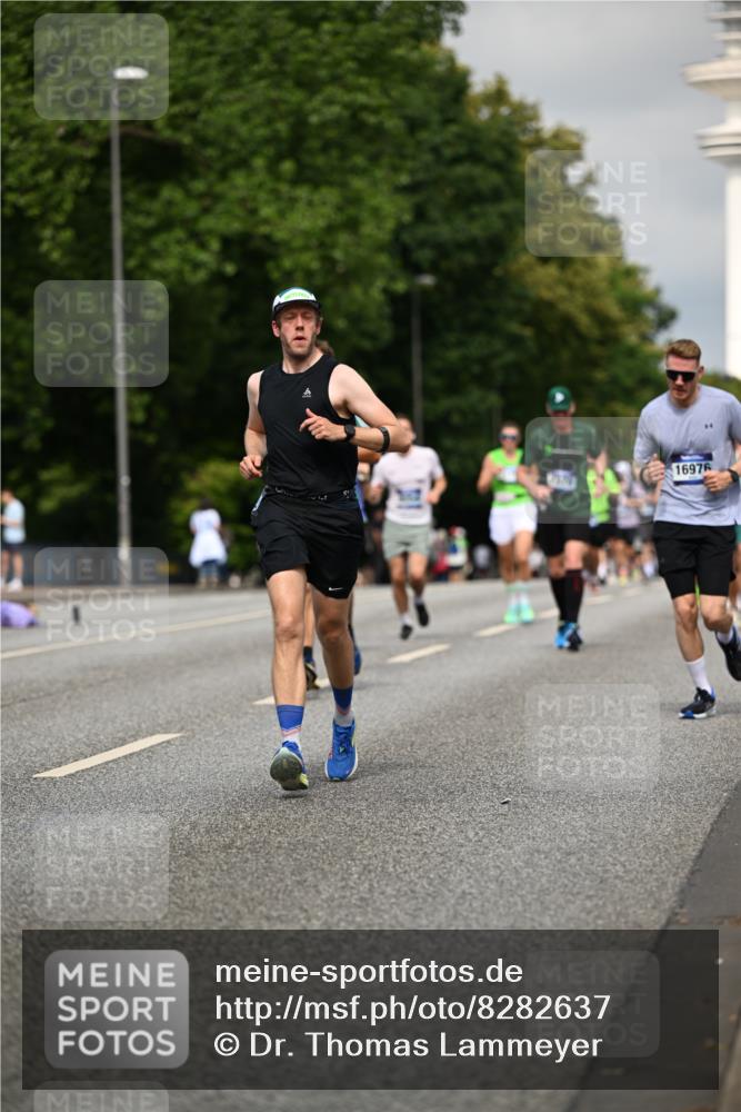 29.06.2025 - hella hamburg halbmarathon Dr. Thomas Lammeyer http://msf.ph/oto/8282637 29.06.2025 10:15:51 Kennedybrücke 1062, 1790, 2661, 3746, 3837, 4499, 6966, 7370, 7474, 8368, 9119, 9254, 9405, 10042 meine-sportfotos.de