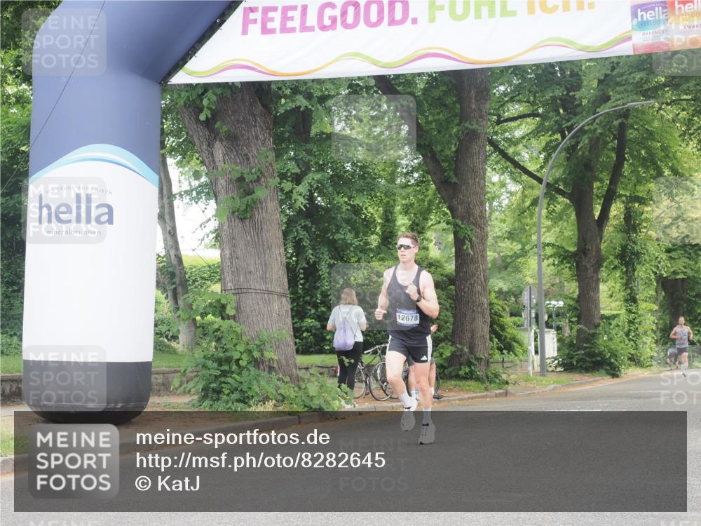 29.06.2025 - hella hamburg halbmarathon KatJ http://msf.ph/oto/8282645 29.06.2025 10:11:03 Zwischen KM18-KM19  meine-sportfotos.de