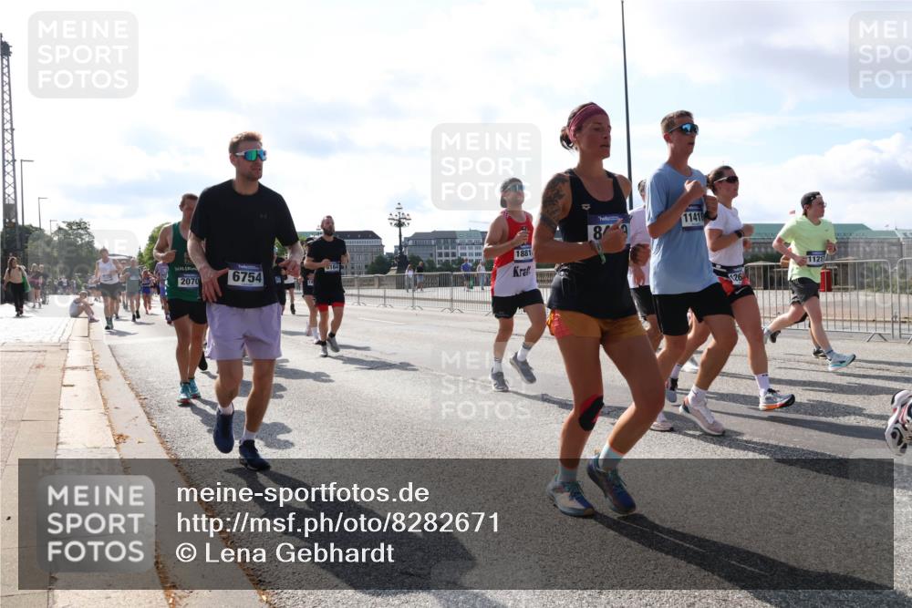 29.06.2025 - hella hamburg halbmarathon Lena Gebhardt http://msf.ph/oto/8282671 29.06.2025 09:58:11 Lombardsbrücke 2070, 6754, 164, 1881, 8, 11416, 126, 11217, 1034, 1094, 1179, 1190, 1258, 1320, 1321, 1335, 1563, 1815, 1870, 2034, 2070, 2138, 2397, 2417, 2448, 2612, 2636, 2656, 2711, 2946, 3041, 3058, 3091, 3114, 3251, 3859, 4814, 4903, 5032, 5093, 5305, 5672, 5721, 5775, 6164, 6272, 6355, 6356, 6433, 6569, 6580, 6585, 6628, 6754, 6776, 6897, 7065, 7134, 7409, 7478, 7509, 7646, 7724, 7856, 7896, 7952, 7973, 7976, 8154, 8311, 8508, 8590, 8825, 9012, 9057, 9562, 9656, 10084 meine-sportfotos.de