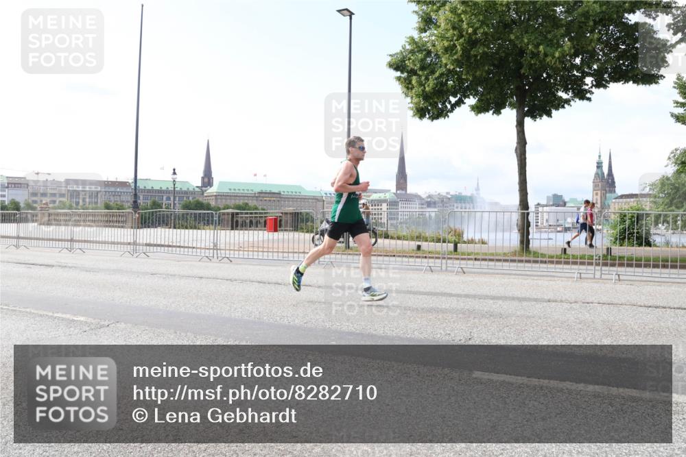 29.06.2025 - hella hamburg halbmarathon Lena Gebhardt http://msf.ph/oto/8282710 29.06.2025 10:11:38 Lombardsbrücke 1328, 1531, 1723, 1866, 1992, 3363, 3837, 4227, 5254, 5379, 5605, 7571, 8115, 8171, 8206, 8207, 8368, 8807, 8810, 9119, 9191, 9428, 10042, 10196, 10372, 10428, 11149, 11321, 11507, 11755, 11917, 12286, 12473, 13177, 13203, 13603, 13939, 13958, 14008, 14149, 14384, 15252, 15797, 15908, 15945, 16383, 17080, 17142, 17638, 17774, 17787, 17866, 18278, 18382, 19172, 19241 meine-sportfotos.de