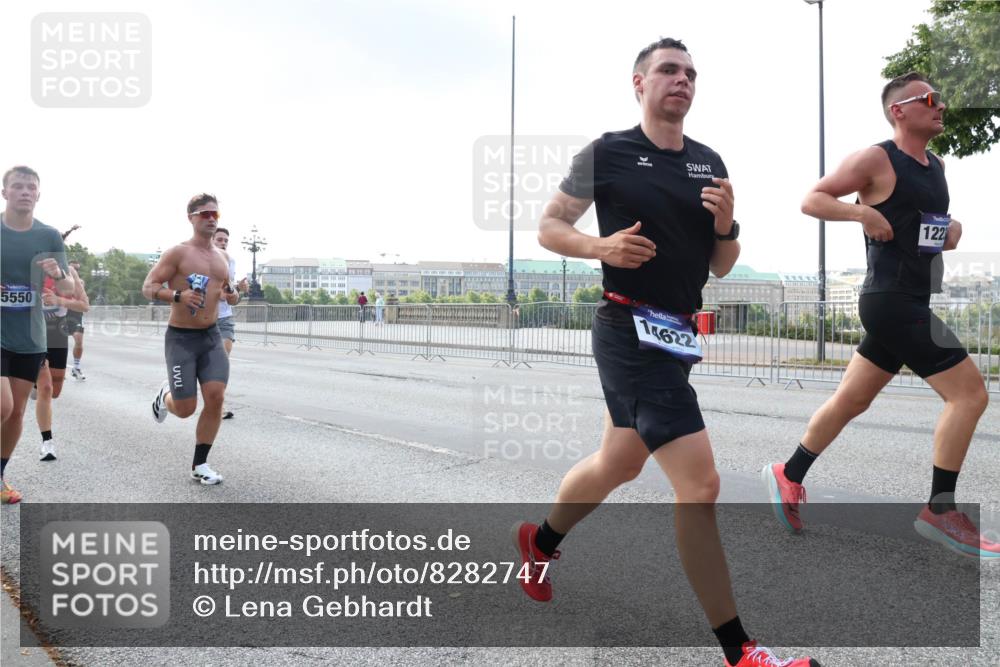 29.06.2025 - hella hamburg halbmarathon Lena Gebhardt http://msf.ph/oto/8282747 29.06.2025 09:45:44 Lombardsbrücke 5550, 14622, 122, 57, 1080, 1686, 1707, 1758, 1894, 1990, 2460, 2689, 3043, 4050, 4129, 4463, 4679, 4698, 4749, 5070, 5187, 5328, 5550, 5746, 5826, 6358, 6878, 7186, 7272, 7389, 7481, 7651, 7723, 7880, 7965, 8062, 8190, 8209, 8883, 9137, 9381, 9571, 9634, 10017, 10171, 10270, 10484, 10876, 11120, 11413, 11857, 12049, 12189, 12232, 12234, 12308, 12681, 12691, 12988, 13066, 13167, 13343, 13618, 13686, 13754, 14028, 14167, 15672, 16157 meine-sportfotos.de