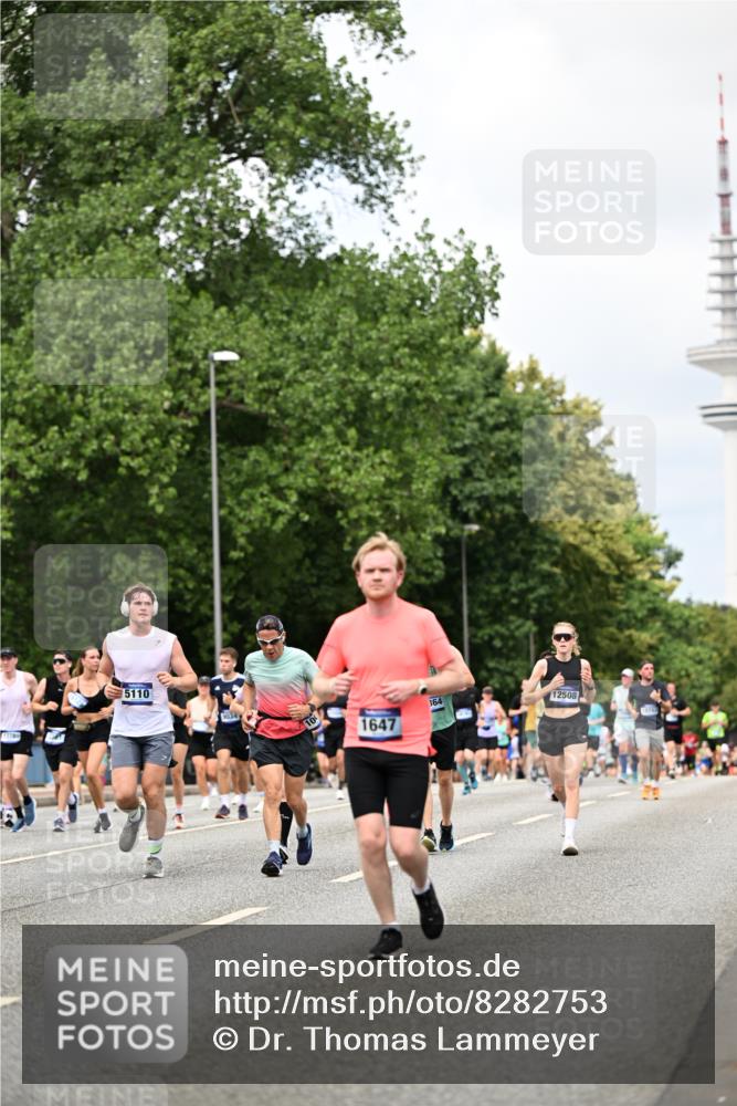 29.06.2025 - hella hamburg halbmarathon Dr. Thomas Lammeyer http://msf.ph/oto/8282753 29.06.2025 10:36:56 Kennedybrücke 1237, 1647, 1732, 2059, 2268, 2384, 2959, 3221, 3391, 3653, 3660, 3670, 3708, 3753, 4096, 4555, 5110, 5156, 5581, 5871, 6642, 6861, 7135, 7387, 7531, 7749, 7750, 7789, 8170, 8839, 8840, 8914, 9010, 9034, 9188, 9471, 9542, 9765, 9812, 10002, 10203, 10470, 10624, 10770, 11076 meine-sportfotos.de