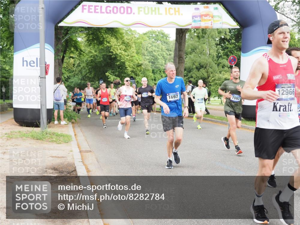 29.06.2025 - hella hamburg halbmarathon MichiJ http://msf.ph/oto/8282784 29.06.2025 10:32:19 Zwischen KM18-KM19 1415, 1558, 1697, 3907, 4310, 4991, 5692, 7093, 7508, 8063, 8145, 8722, 8900, 11648, 11848, 12966, 13348, 13807 meine-sportfotos.de