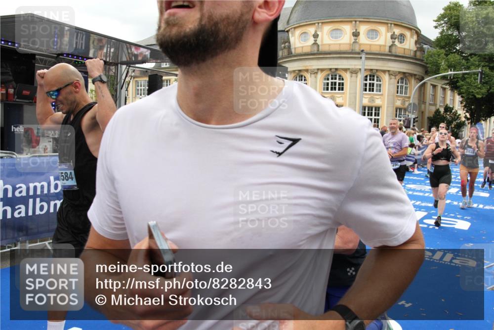 29.06.2025 - hella hamburg halbmarathon Michael Strokosch http://msf.ph/oto/8282843 29.06.2025 10:54:47 Ziel 1125, 1496, 2029, 2561, 3310, 4231, 6587, 7478, 8449, 9227, 10044, 12186, 12489, 13147, 14239, 15389, 15408, 15584, 17231, 17765, 19000 meine-sportfotos.de