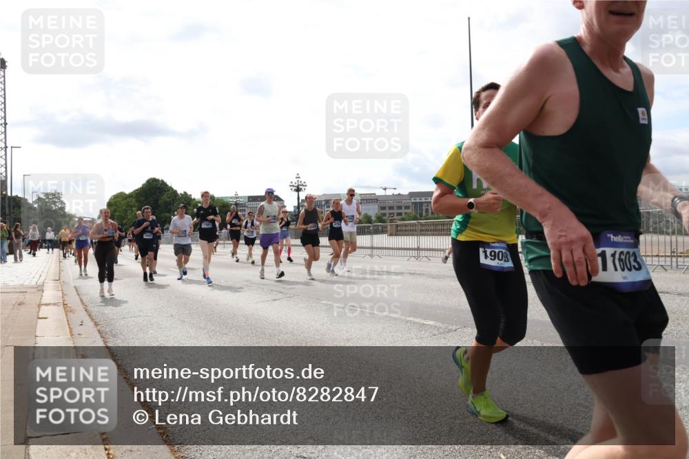 29.06.2025 - hella hamburg halbmarathon Lena Gebhardt http://msf.ph/oto/8282847 29.06.2025 10:20:40 Lombardsbrücke 17987, 1908, 11603, 1011, 1046, 1069, 1471, 1474, 2053, 2101, 2325, 2478, 2834, 2923, 2945, 3247, 3434, 3733, 3781, 3842, 4154, 4166, 4288, 4350, 4422, 4614, 4754, 4869, 5041, 5181, 5625, 5811, 5812, 5831, 5937, 6608, 6951, 7018, 7101, 7131, 7739, 7744, 8025, 8113, 8462, 8588, 8724, 8940, 9005, 9011, 9136, 9236, 9722, 9735, 9873, 9981, 10041, 10050, 10350, 10414, 10595, 10613, 10647, 10754, 11100, 11145, 11603, 11835, 11995, 12844 meine-sportfotos.de