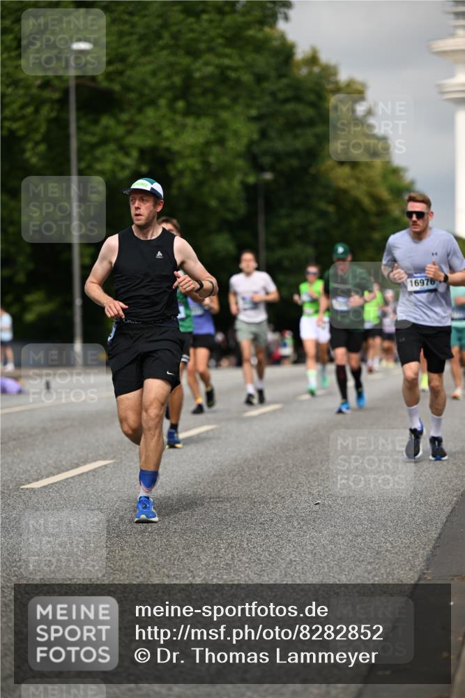 29.06.2025 - hella hamburg halbmarathon Dr. Thomas Lammeyer http://msf.ph/oto/8282852 29.06.2025 10:15:51 Kennedybrücke 1062, 1790, 2661, 3746, 3837, 4499, 6966, 7370, 7474, 8368, 9119, 9254, 9405, 10042 meine-sportfotos.de