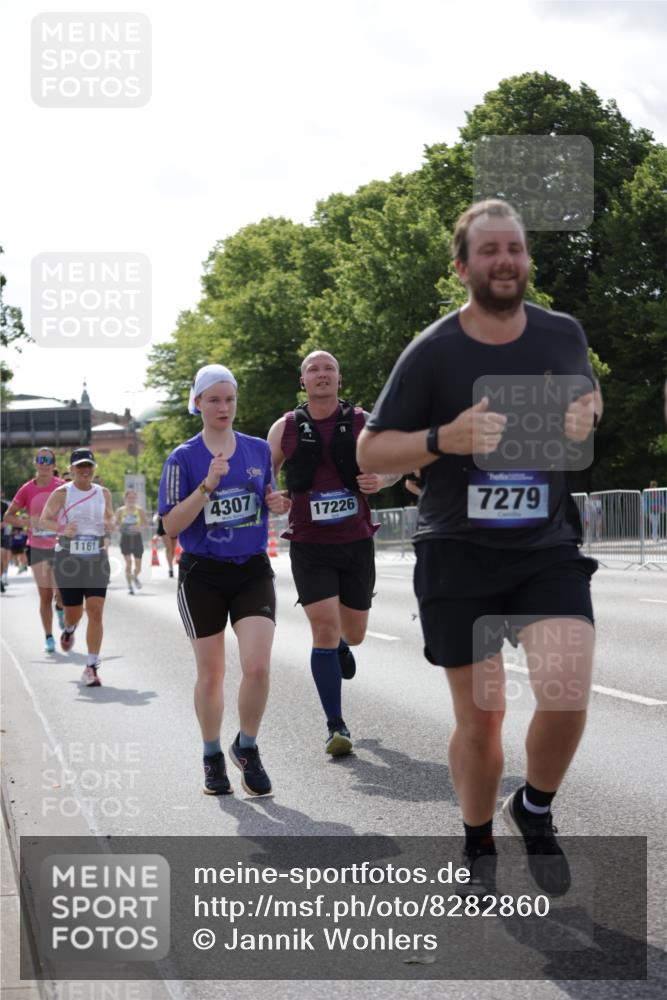 29.06.2025 - hella hamburg halbmarathon Jannik Wohlers http://msf.ph/oto/8282860 29.06.2025 10:03:05 Lombardsbrücke 1114, 1161, 1885, 2594, 2619, 2683, 2759, 4307, 4511, 5384, 5464, 6391, 6453, 7277, 7278, 7279, 7290, 7935, 9453, 11556, 12211, 12212, 12377, 12843, 13793, 13976, 15539, 15643, 16371, 16605, 17096, 17226, 17550, 18028, 18999 meine-sportfotos.de