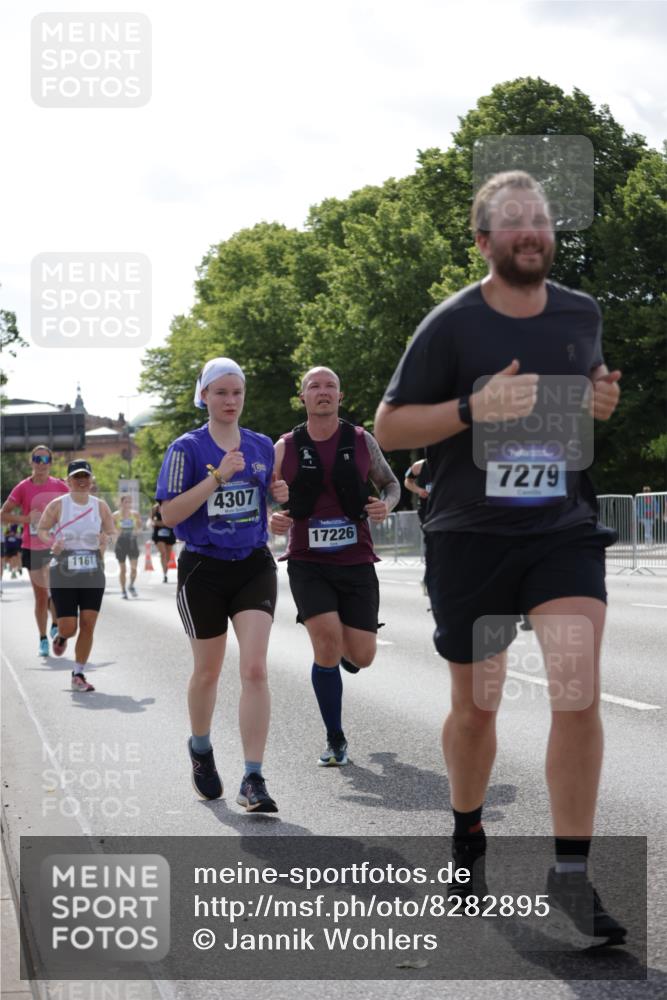 29.06.2025 - hella hamburg halbmarathon Jannik Wohlers http://msf.ph/oto/8282895 29.06.2025 10:03:05 Lombardsbrücke 1114, 1161, 1885, 2594, 2619, 2683, 2759, 4307, 4511, 5384, 5464, 6391, 6453, 7277, 7278, 7279, 7290, 7935, 9453, 11556, 12211, 12212, 12377, 12843, 13793, 13976, 15539, 15643, 16371, 16605, 17096, 17226, 17550, 18028, 18999 meine-sportfotos.de