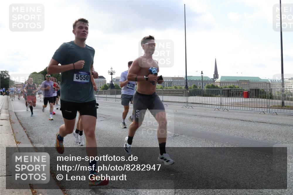 29.06.2025 - hella hamburg halbmarathon Lena Gebhardt http://msf.ph/oto/8282947 29.06.2025 09:45:44 Lombardsbrücke 5550, 14549, 57, 1080, 1686, 1707, 1758, 1894, 1990, 2460, 2689, 3043, 4050, 4129, 4463, 4679, 4698, 4749, 5070, 5187, 5328, 5550, 5746, 5826, 6358, 6878, 7186, 7272, 7389, 7481, 7651, 7723, 7880, 7965, 8062, 8190, 8209, 8883, 9137, 9381, 9571, 9634, 10017, 10171, 10270, 10484, 10876, 11120, 11413, 11857, 12049, 12189, 12232, 12234, 12308, 12681, 12691, 12988, 13066, 13167, 13343, 13618, 13686, 13754, 14028, 14167, 15672, 16157 meine-sportfotos.de