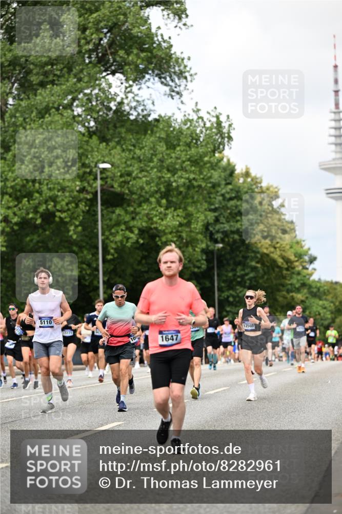 29.06.2025 - hella hamburg halbmarathon Dr. Thomas Lammeyer http://msf.ph/oto/8282961 29.06.2025 10:36:56 Kennedybrücke 1237, 1647, 1732, 2059, 2268, 2384, 2959, 3221, 3391, 3653, 3660, 3670, 3708, 3753, 4096, 4555, 5110, 5156, 5581, 5871, 6642, 6861, 7135, 7387, 7531, 7749, 7750, 7789, 8170, 8839, 8840, 8914, 9010, 9034, 9188, 9471, 9542, 9765, 9812, 10002, 10203, 10470, 10624, 10770, 11076 meine-sportfotos.de