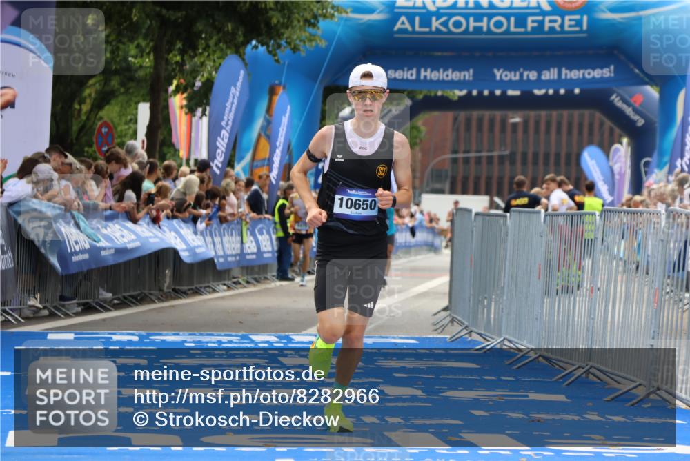 29.06.2025 - hella hamburg halbmarathon Strokosch-Dieckow http://msf.ph/oto/8282966 29.06.2025 10:22:11 Ziel 10650, 18693 meine-sportfotos.de