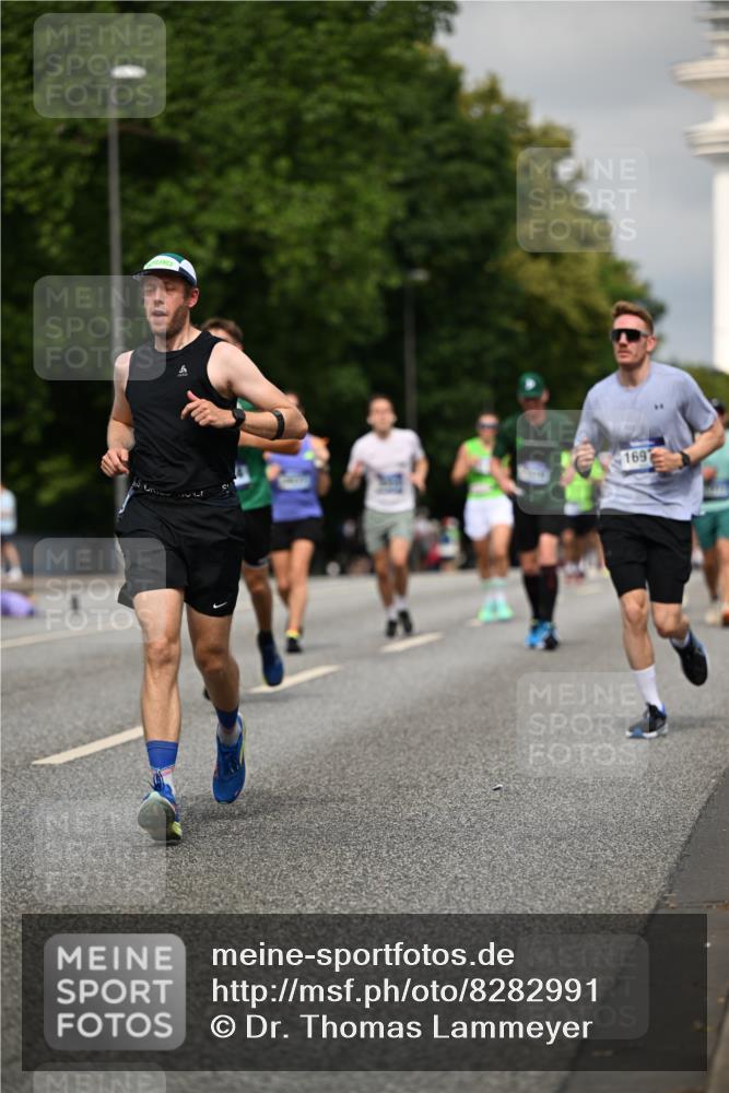 29.06.2025 - hella hamburg halbmarathon Dr. Thomas Lammeyer http://msf.ph/oto/8282991 29.06.2025 10:15:52 Kennedybrücke 1062, 1790, 2661, 3746, 3837, 4499, 6966, 7370, 7474, 8368, 9119, 9253, 9254, 9405, 10042 meine-sportfotos.de