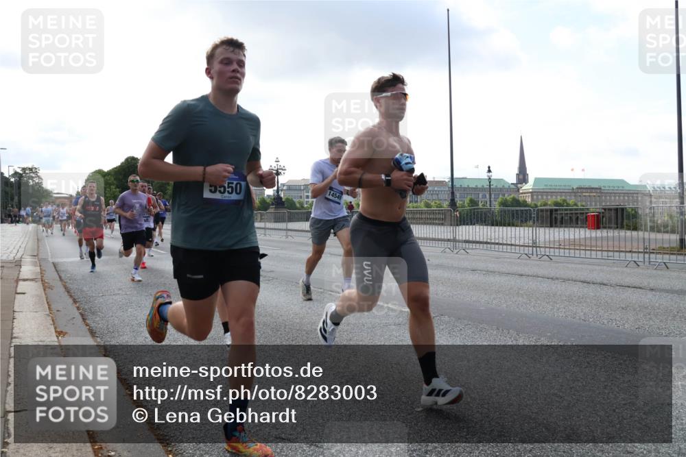 29.06.2025 - hella hamburg halbmarathon Lena Gebhardt http://msf.ph/oto/8283003 29.06.2025 09:45:44 Lombardsbrücke 5550, 14549, 57, 1080, 1686, 1707, 1758, 1894, 1990, 2460, 2689, 3043, 4050, 4129, 4463, 4679, 4698, 4749, 5070, 5187, 5328, 5550, 5746, 5826, 6358, 6878, 7186, 7272, 7389, 7481, 7651, 7723, 7880, 7965, 8062, 8190, 8209, 8883, 9137, 9381, 9571, 9634, 10017, 10171, 10270, 10484, 10876, 11120, 11413, 11857, 12049, 12189, 12232, 12234, 12308, 12681, 12691, 12988, 13066, 13167, 13343, 13618, 13686, 13754, 14028, 14167, 15672, 16157 meine-sportfotos.de