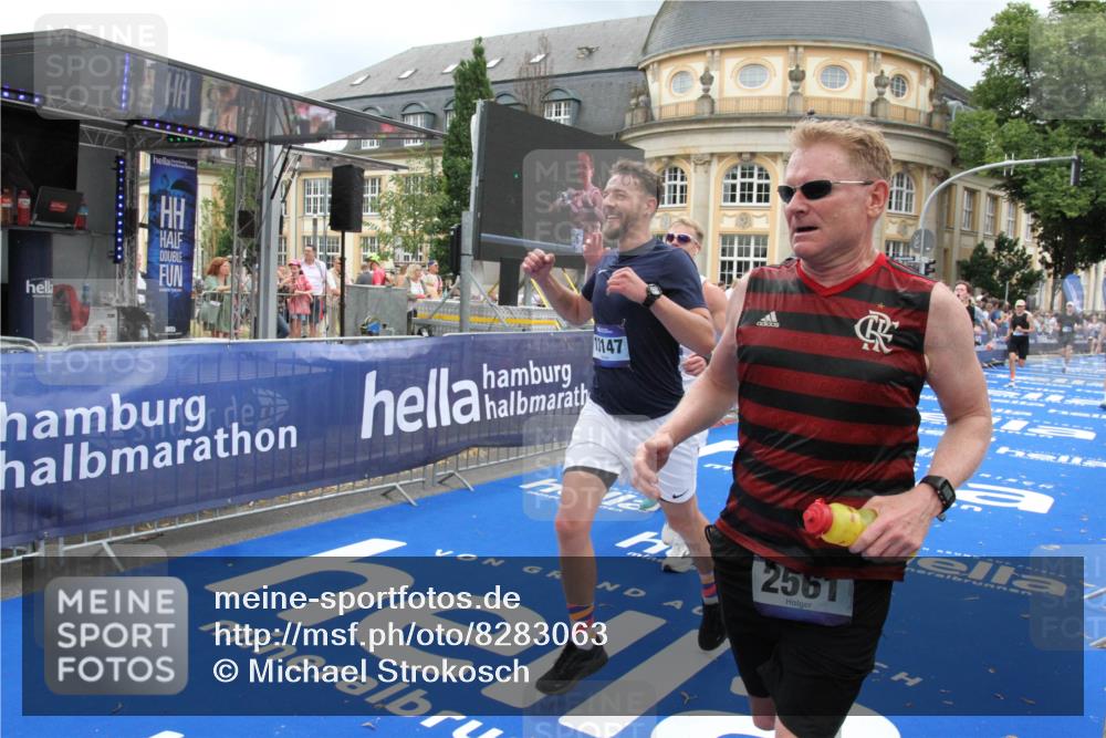 29.06.2025 - hella hamburg halbmarathon Michael Strokosch http://msf.ph/oto/8283063 29.06.2025 10:54:50 Ziel 1496, 2029, 2561, 4231, 6587, 8449, 9227, 10044, 12186, 13147, 14239, 15408, 17231, 17261 meine-sportfotos.de