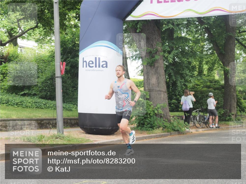 29.06.2025 - hella hamburg halbmarathon KatJ http://msf.ph/oto/8283200 29.06.2025 10:11:12 Zwischen KM18-KM19  meine-sportfotos.de