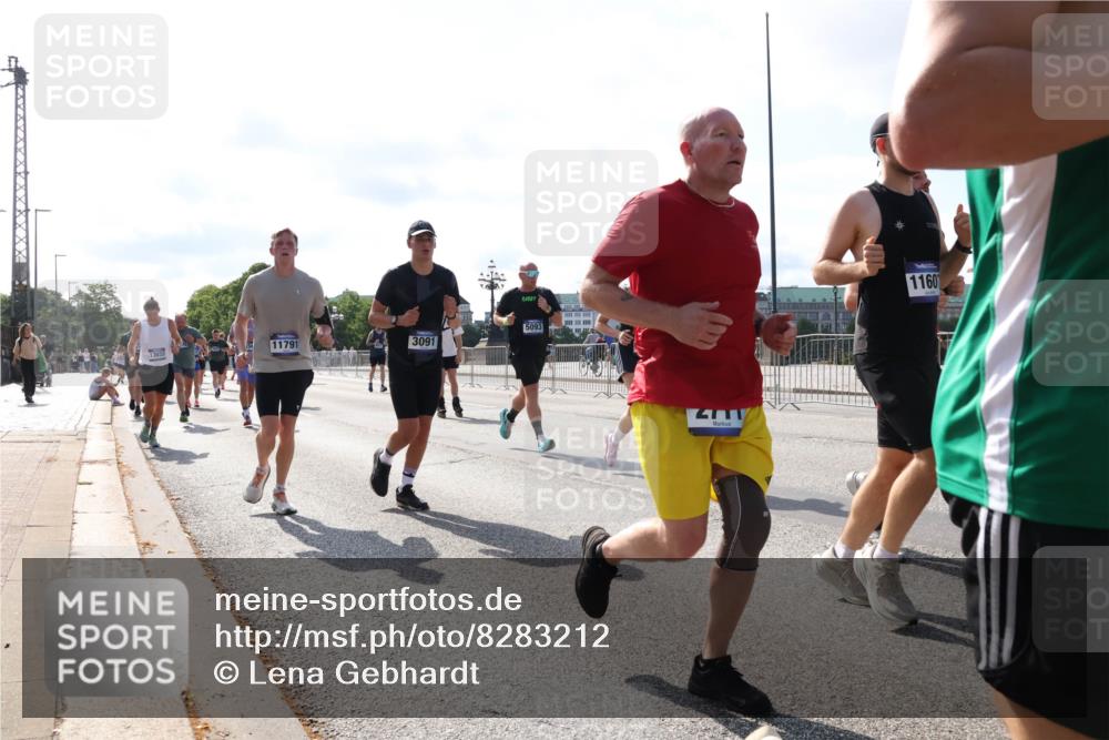 29.06.2025 - hella hamburg halbmarathon Lena Gebhardt http://msf.ph/oto/8283212 29.06.2025 09:58:13 Lombardsbrücke 11791, 13033, 3091, 5093, 1160, 1034, 1094, 1179, 1190, 1258, 1285, 1320, 1321, 1335, 1563, 1815, 1870, 2034, 2070, 2138, 2397, 2417, 2448, 2612, 2636, 2656, 2711, 2946, 3041, 3058, 3091, 3114, 3251, 3859, 4814, 4903, 5093, 5305, 5672, 5721, 5775, 5894, 6164, 6272, 6355, 6356, 6433, 6569, 6580, 6585, 6628, 6754, 6776, 6897, 7065, 7134, 7409, 7478, 7509, 7646, 7724, 7856, 7896, 7952, 7976, 8154, 8311, 8393, 8508, 8590, 8825, 9012, 9057, 9562, 9656, 10084 meine-sportfotos.de