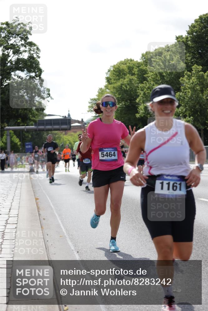 29.06.2025 - hella hamburg halbmarathon Jannik Wohlers http://msf.ph/oto/8283242 29.06.2025 10:03:08 Lombardsbrücke 1114, 1161, 1885, 2619, 2683, 2759, 4307, 4511, 5384, 5396, 5464, 6391, 6453, 7277, 7278, 7279, 8484, 9453, 10389, 11556, 12377, 13793, 13976, 15539, 15643, 15859, 16371, 17096, 17226, 17550, 18028, 18999 meine-sportfotos.de