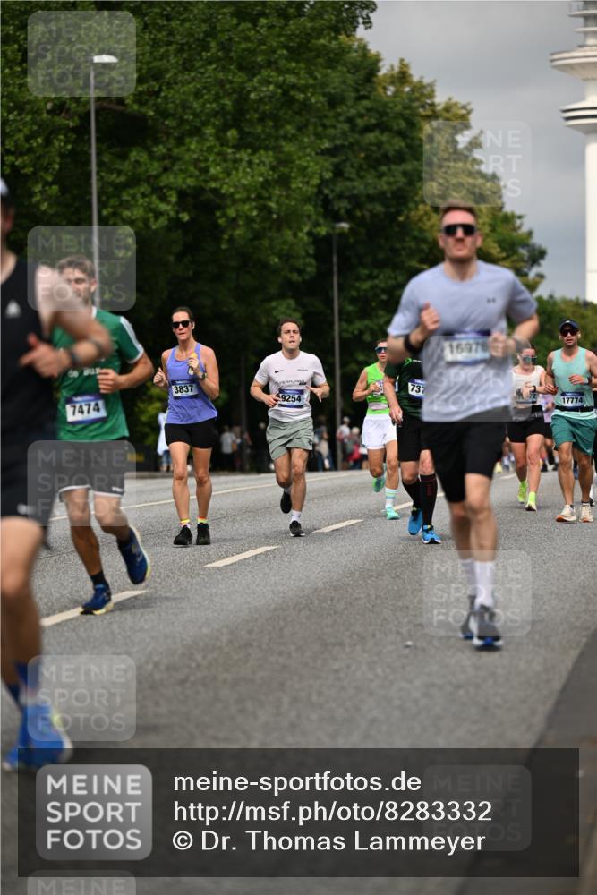 29.06.2025 - hella hamburg halbmarathon Dr. Thomas Lammeyer http://msf.ph/oto/8283332 29.06.2025 10:15:53 Kennedybrücke 1062, 1790, 2661, 3746, 3837, 4499, 6966, 7370, 7474, 8368, 9119, 9253, 9254, 9405, 10042 meine-sportfotos.de