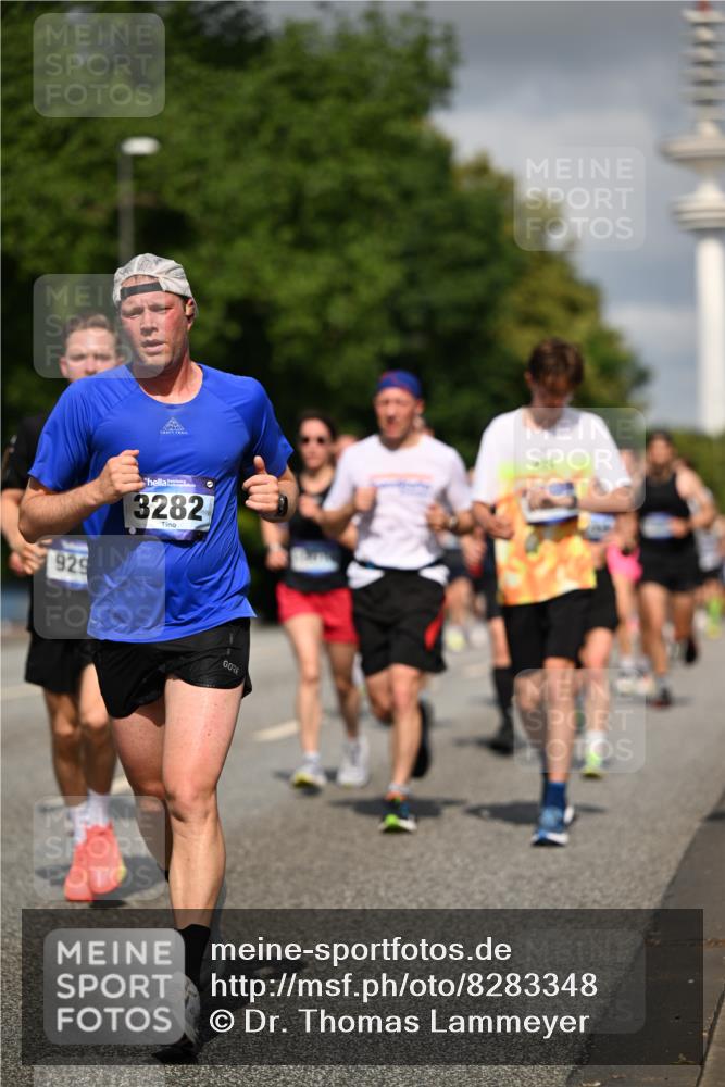 29.06.2025 - hella hamburg halbmarathon Dr. Thomas Lammeyer http://msf.ph/oto/8283348 29.06.2025 09:53:17 Kennedybrücke 1343, 1445, 1800, 1975, 2324, 2573, 2750, 2949, 3136, 3282, 3431, 4148, 4303, 4425, 5248, 5889, 6123, 6149, 6682, 7229, 7796, 8370, 8465, 9264, 9265, 9296, 9914, 10930 meine-sportfotos.de