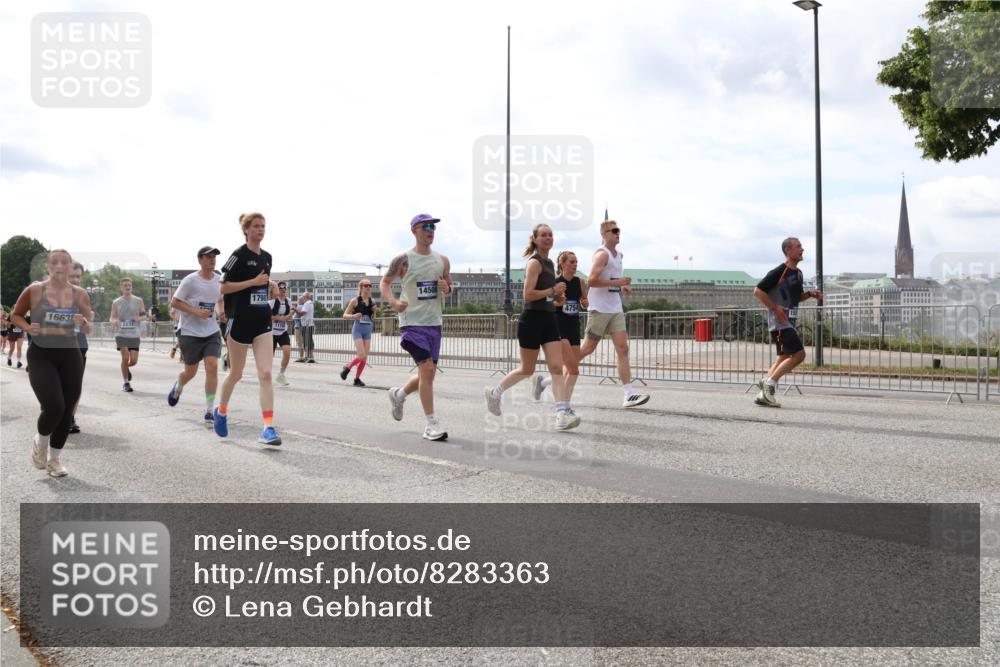 29.06.2025 - hella hamburg halbmarathon Lena Gebhardt http://msf.ph/oto/8283363 29.06.2025 10:20:42 Lombardsbrücke 16638, 17981, 14500, 4754, 1011, 1046, 1069, 1471, 1474, 2053, 2101, 2325, 2478, 2834, 2923, 2945, 3247, 3434, 3733, 3781, 3842, 4082, 4154, 4166, 4288, 4350, 4422, 4614, 4754, 4869, 5041, 5181, 5625, 5811, 5812, 5831, 5937, 6608, 6951, 7018, 7101, 7131, 7739, 8025, 8113, 8462, 8588, 8724, 8940, 9005, 9011, 9136, 9236, 9722, 9735, 9873, 9981, 10041, 10050, 10350, 10414, 10595, 10613, 10647, 10754, 11100, 11145, 11603, 11835, 11995, 12844 meine-sportfotos.de
