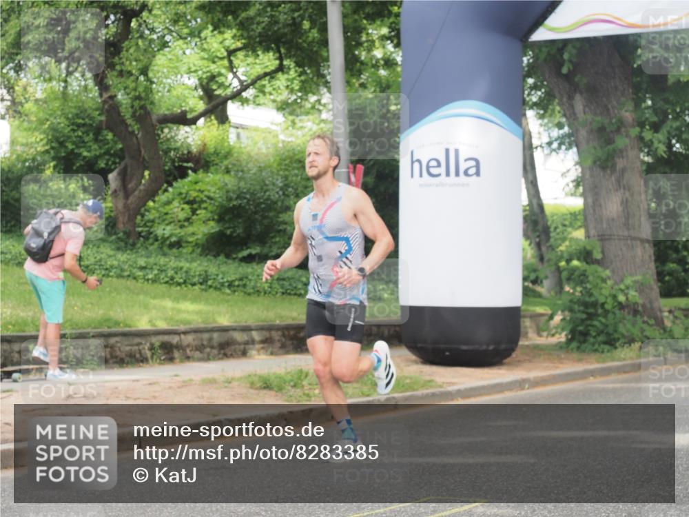29.06.2025 - hella hamburg halbmarathon KatJ http://msf.ph/oto/8283385 29.06.2025 10:11:13 Zwischen KM18-KM19  meine-sportfotos.de