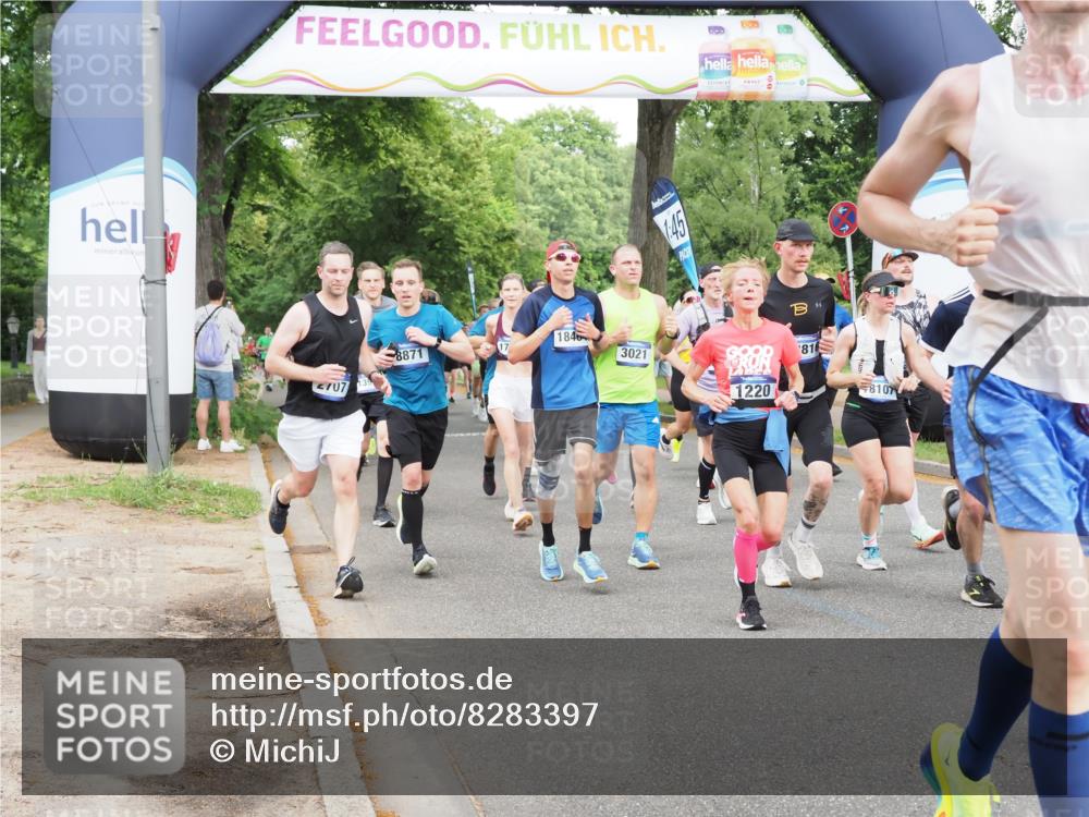 29.06.2025 - hella hamburg halbmarathon MichiJ http://msf.ph/oto/8283397 29.06.2025 10:32:25 Zwischen KM18-KM19 1220, 1415, 1697, 3004, 3021, 3907, 4310, 4981, 4999, 5476, 7005, 7093, 7191, 7322, 8063, 8722, 9374, 9444, 9931, 10193, 10246, 11648, 12711, 12966, 13807, 13975, 15535, 16549, 17376, 17729, 17977, 18107, 18437, 18691, 18765, 19206, 19210 meine-sportfotos.de