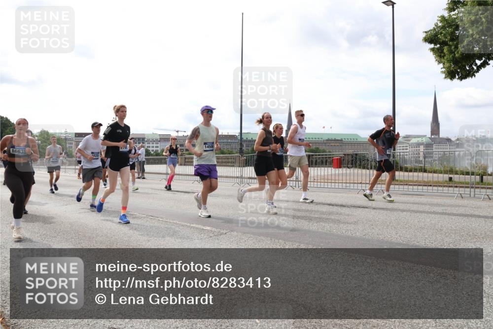 29.06.2025 - hella hamburg halbmarathon Lena Gebhardt http://msf.ph/oto/8283413 29.06.2025 10:20:42 Lombardsbrücke 16638, 2834, 1625, 1798, 14500, 1011, 1046, 1069, 1471, 1474, 2053, 2101, 2325, 2478, 2834, 2923, 2945, 3247, 3434, 3733, 3781, 3842, 4082, 4154, 4166, 4288, 4350, 4422, 4614, 4754, 4869, 5041, 5181, 5625, 5811, 5812, 5831, 5937, 6608, 6951, 7018, 7101, 7131, 7739, 8025, 8113, 8462, 8588, 8724, 8940, 9005, 9011, 9136, 9236, 9722, 9735, 9873, 9981, 10041, 10050, 10350, 10414, 10595, 10613, 10647, 10754, 11100, 11145, 11603, 11835, 11995, 12844 meine-sportfotos.de