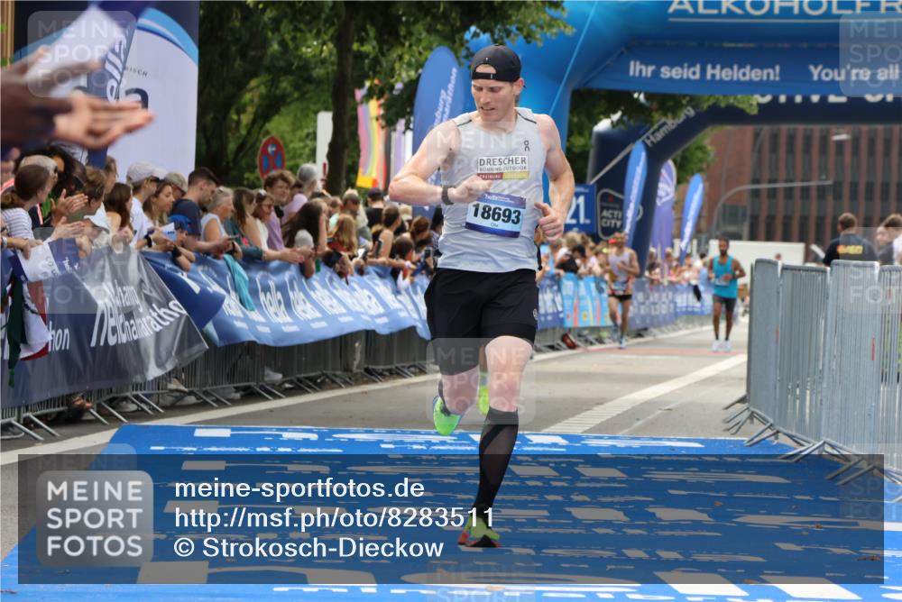 29.06.2025 - hella hamburg halbmarathon Strokosch-Dieckow http://msf.ph/oto/8283511 29.06.2025 10:22:07 Ziel 10650, 16068, 17886, 18693 meine-sportfotos.de