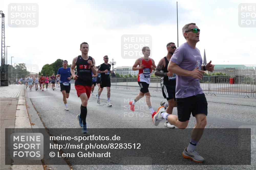 29.06.2025 - hella hamburg halbmarathon Lena Gebhardt http://msf.ph/oto/8283512 29.06.2025 09:45:46 Lombardsbrücke 13686, 0878, 155, 7880, 10270, 1, 57, 1080, 1686, 1707, 1894, 1990, 2460, 2689, 3043, 4050, 4129, 4463, 4679, 4698, 4749, 4812, 5070, 5187, 5328, 5550, 5746, 5826, 6358, 6878, 7186, 7272, 7389, 7481, 7651, 7723, 7880, 7965, 8062, 8190, 8209, 8883, 9137, 9571, 9634, 10017, 10171, 10270, 10484, 10876, 11120, 11413, 11857, 12189, 12232, 12234, 12308, 12681, 12691, 12988, 13066, 13167, 13343, 13618, 13686, 13754, 14028, 14167 meine-sportfotos.de