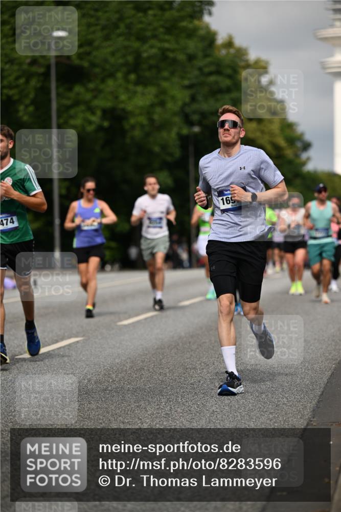 29.06.2025 - hella hamburg halbmarathon Dr. Thomas Lammeyer http://msf.ph/oto/8283596 29.06.2025 10:15:53 Kennedybrücke 1062, 1790, 2661, 3746, 3837, 4499, 6966, 7370, 7474, 8368, 9119, 9253, 9254, 9405, 10042 meine-sportfotos.de