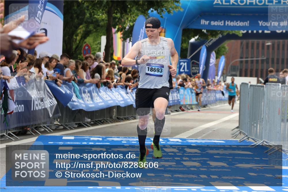 29.06.2025 - hella hamburg halbmarathon Strokosch-Dieckow http://msf.ph/oto/8283606 29.06.2025 10:22:07 Ziel 10650, 16068, 17886, 18693 meine-sportfotos.de