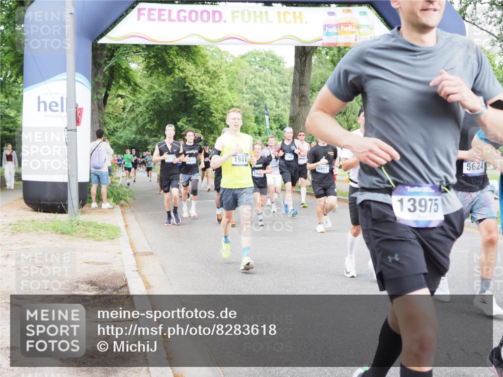 29.06.2025 - hella hamburg halbmarathon MichiJ http://msf.ph/oto/8283618 29.06.2025 10:32:28 Zwischen KM18-KM19 1220, 1941, 2365, 2402, 2707, 3004, 3021, 4981, 4999, 5231, 5476, 5624, 6991, 7005, 7191, 7322, 8871, 9374, 9444, 9633, 9931, 10193, 10246, 12657, 12711, 13975, 15280, 15535, 16549, 17376, 17406, 17729, 17977, 18107, 18437, 18464, 18691, 18765, 19206, 19210 meine-sportfotos.de